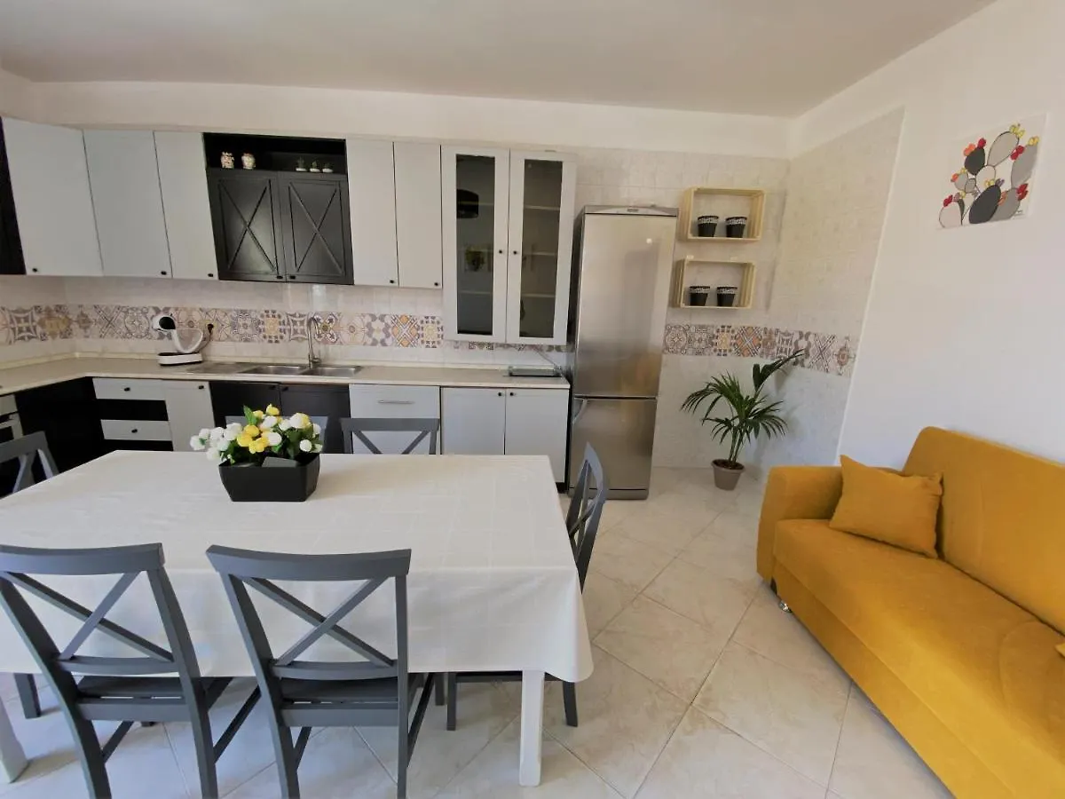 Appartamento Made In Sicilia -In Centro, Aria Condizionata E No Ztl- City Centre, Aircon And No Ltz Castellammare del Golfo